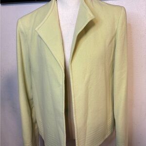 Chic Women's Light Yellow Blazer